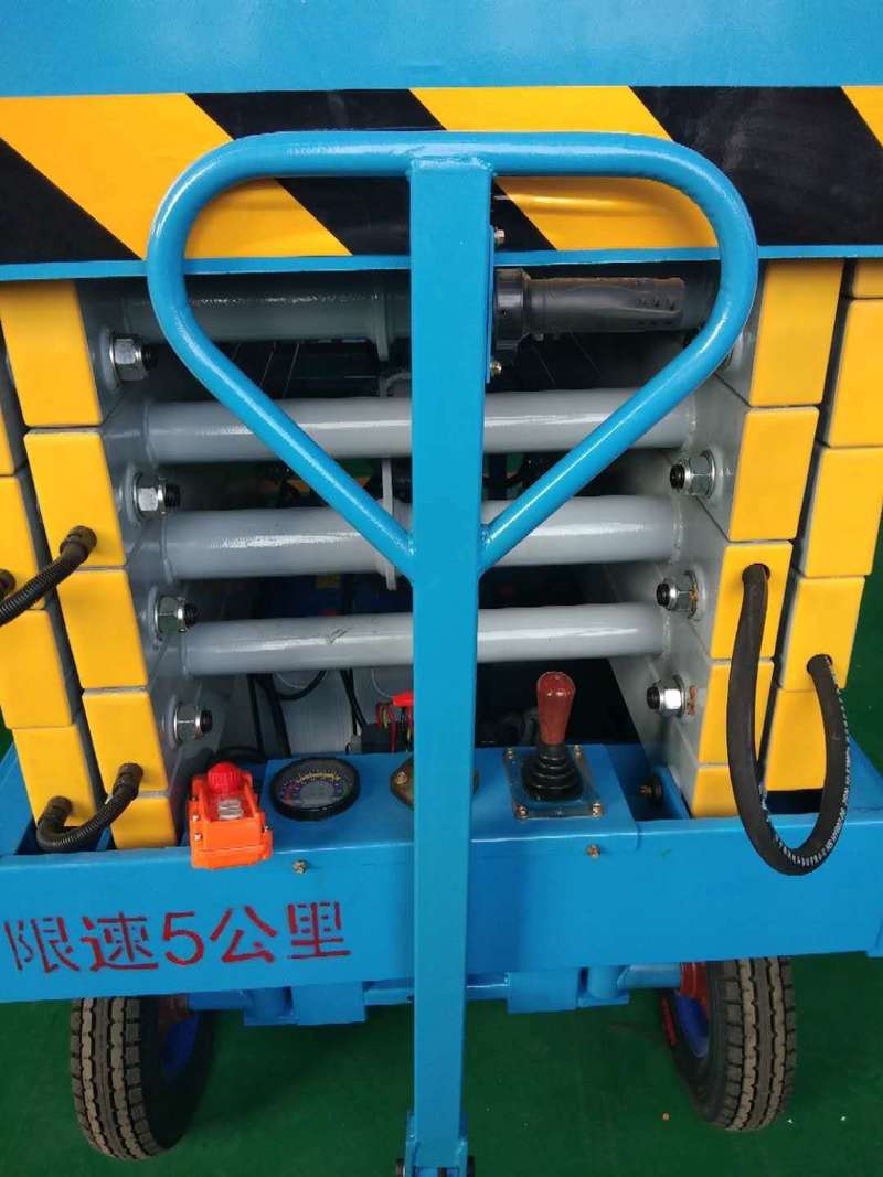 黑河辅助行走式升降平台