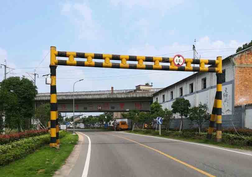 黑河铁路限高架